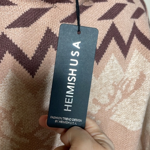 Heimish Reindeer Sweater Top NWT size Medium - Picture 7 of 7